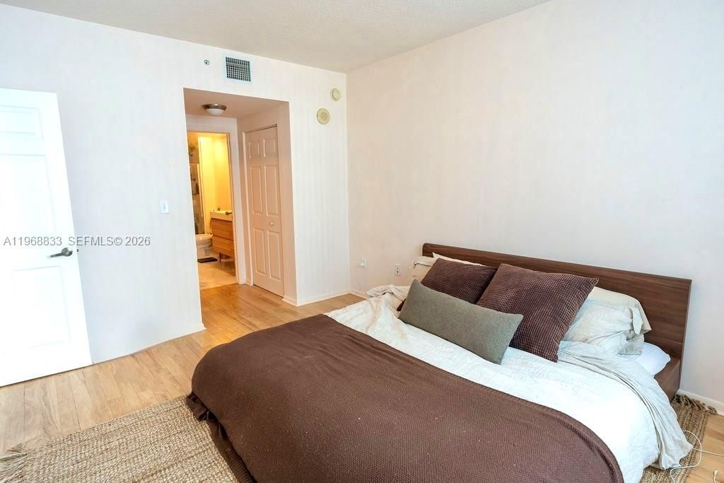 2000 N Bayshore Dr, Unit 1003, Miami, FL 33137 Photo