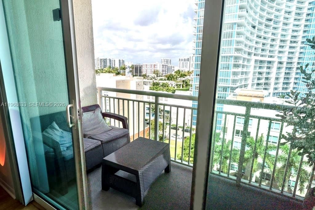 2000 N Bayshore Dr, Unit 1003, Miami, FL 33137 Photo