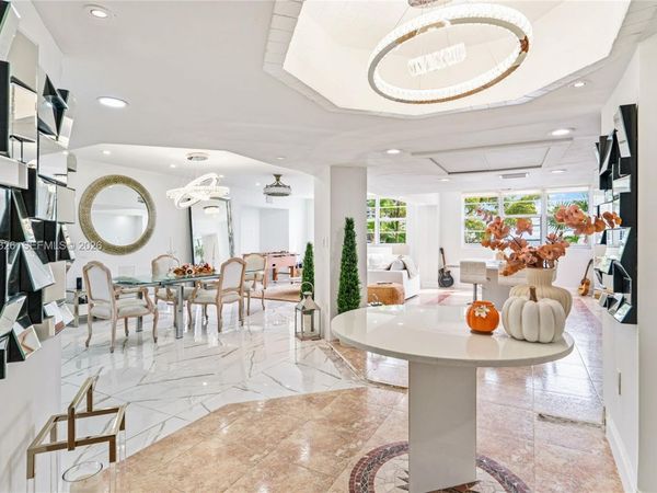905 Brickell Bay Dr, Unit 230, Miami, FL 33131