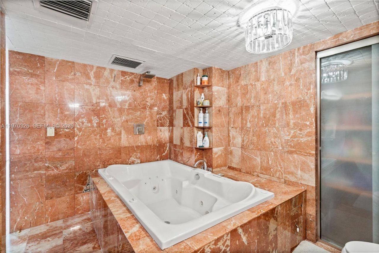 905 Brickell Bay Dr, Unit 230, Miami, FL 33131 Photo