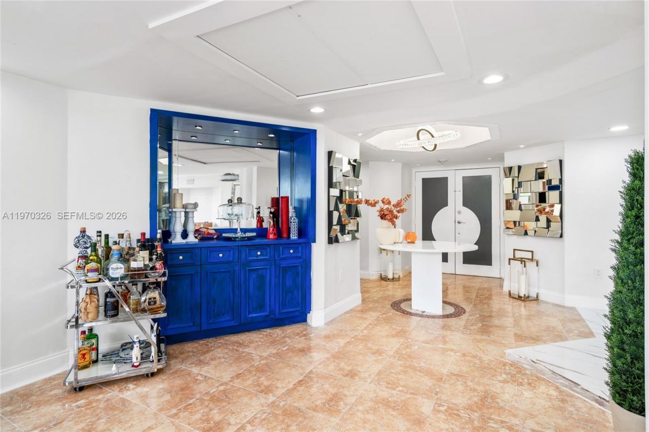 905 Brickell Bay Dr, Unit 230, Miami, FL 33131 Photo