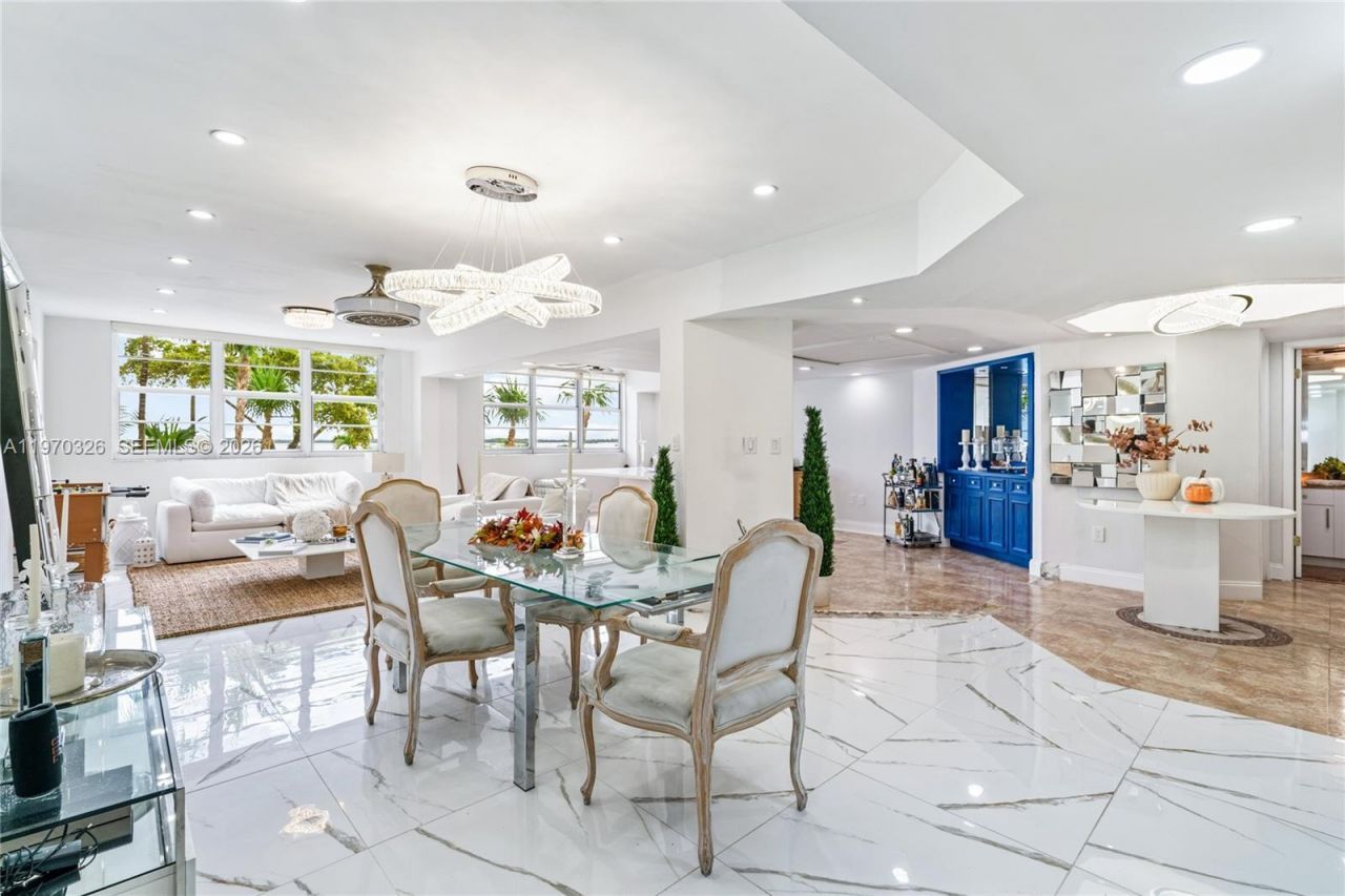 905 Brickell Bay Dr, Unit 230, Miami, FL 33131 Photo