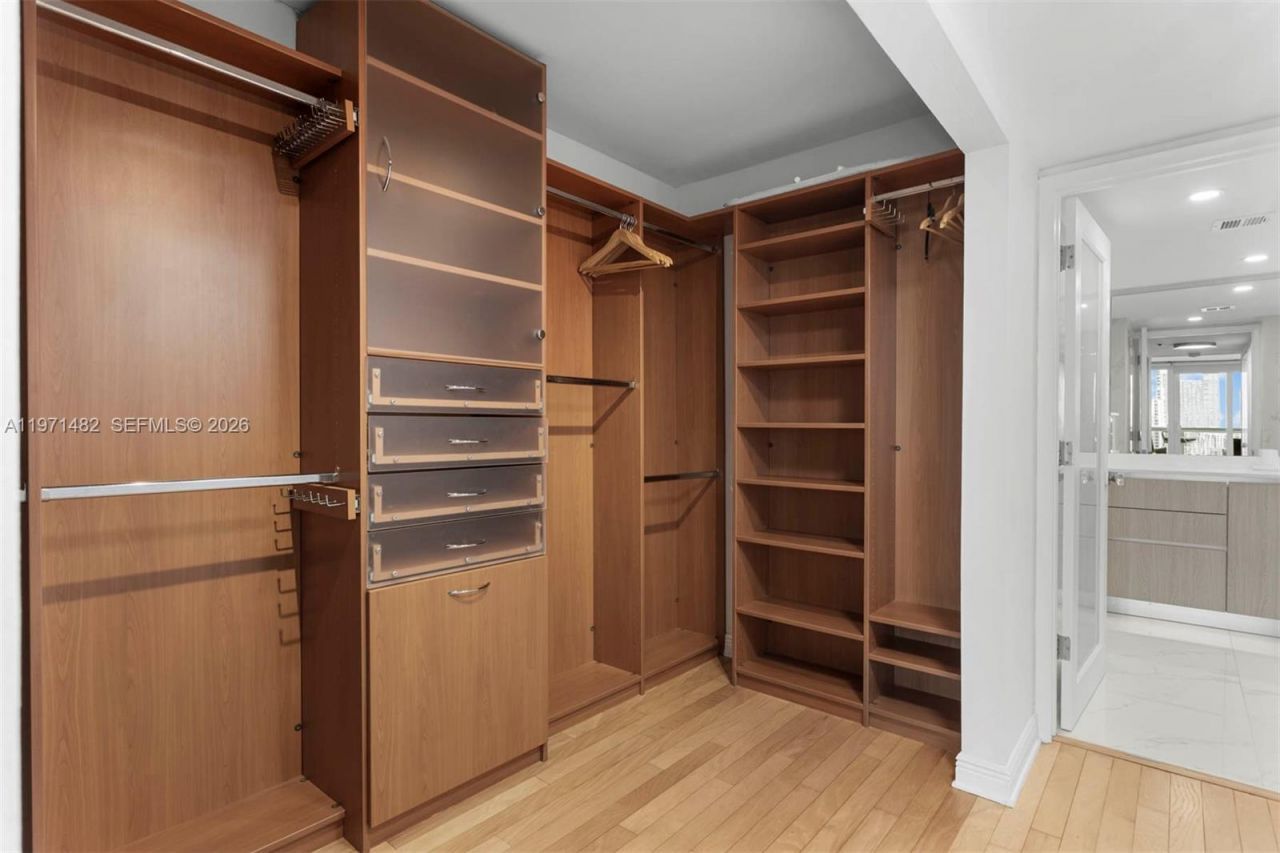 1717 N Bayshore Dr , Unit A-3137, Miami, FL 33132 Photo