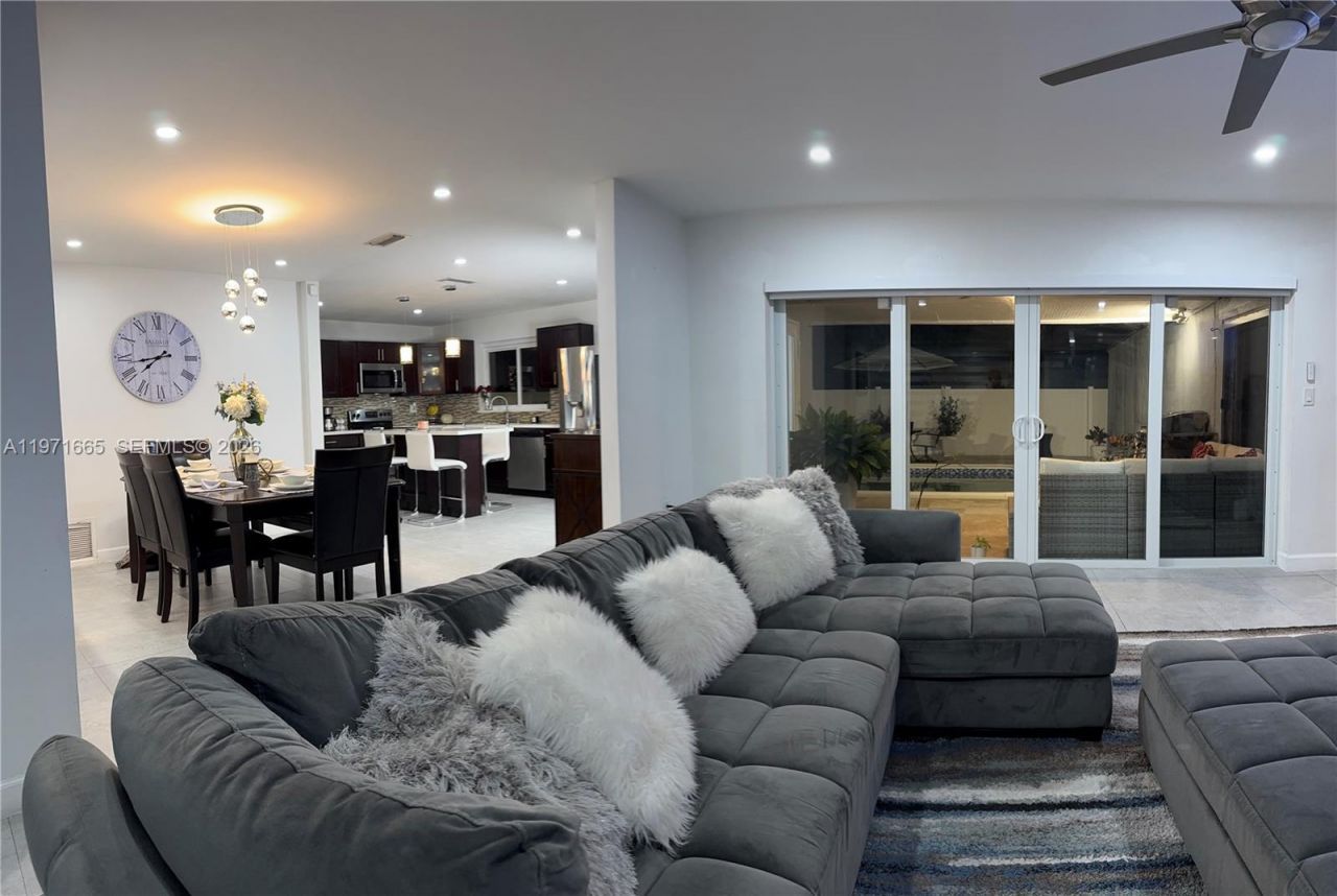 8424 Miramar Pkwy , Miramar, FL 33025 Photo