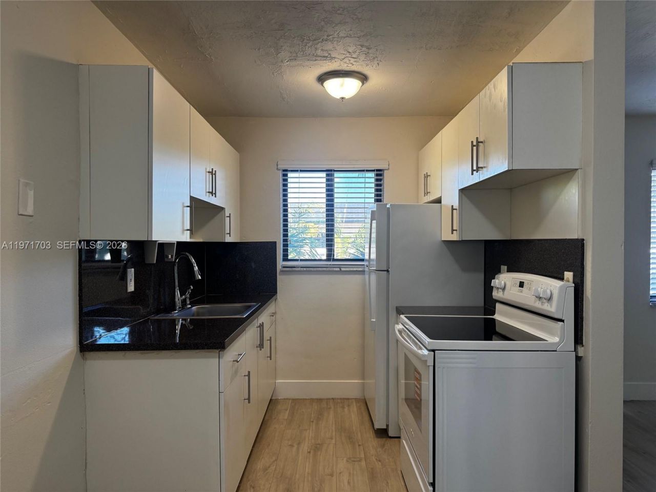 1330 W 29th St, Unit 39, Hialeah, FL 33012 Photo