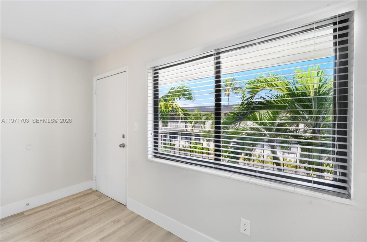 1330 W 29th St, Unit 39, Hialeah, FL 33012 Photo