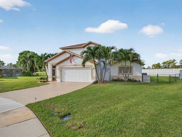 112 CAMELOT CT, Royal Palm Beach, FL 33411
