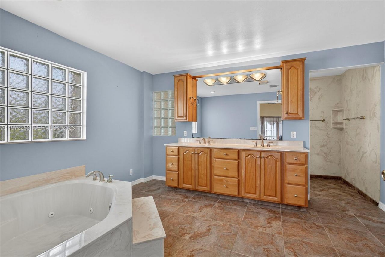 112 Camelot Ct , Royal Palm Beach, FL 33411 Photo