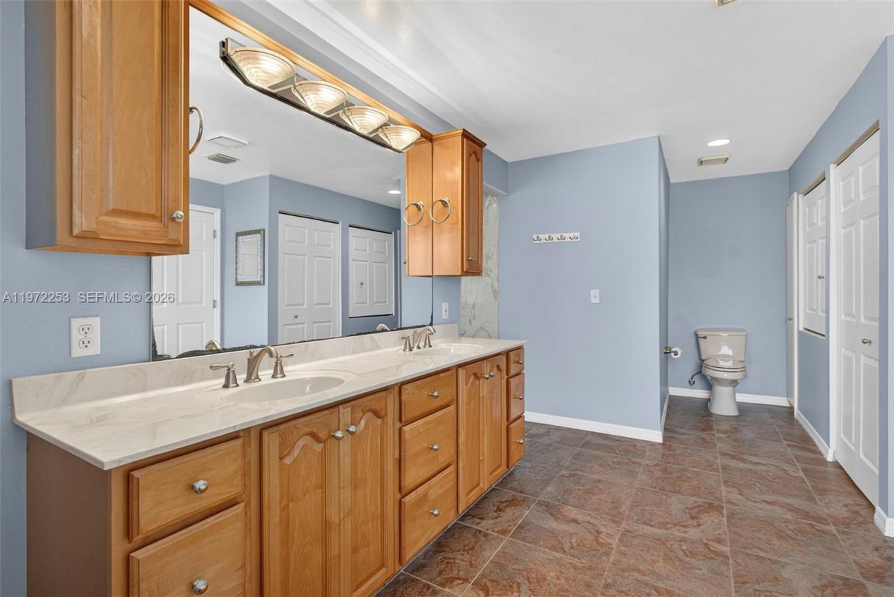 112 Camelot Ct , Royal Palm Beach, FL 33411 Photo