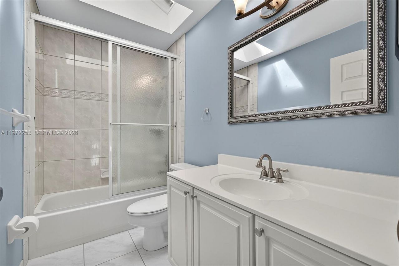 112 Camelot Ct , Royal Palm Beach, FL 33411 Photo