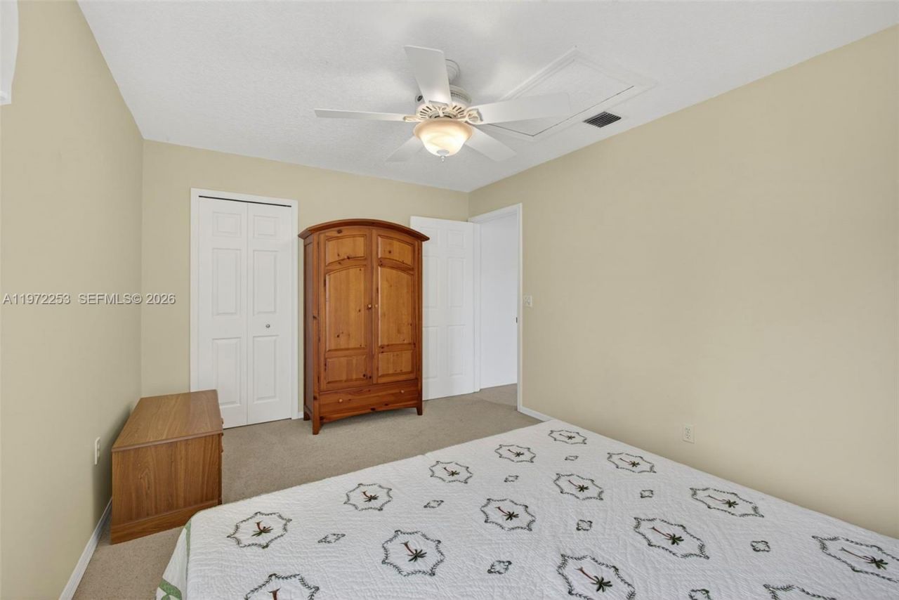 112 Camelot Ct , Royal Palm Beach, FL 33411 Photo