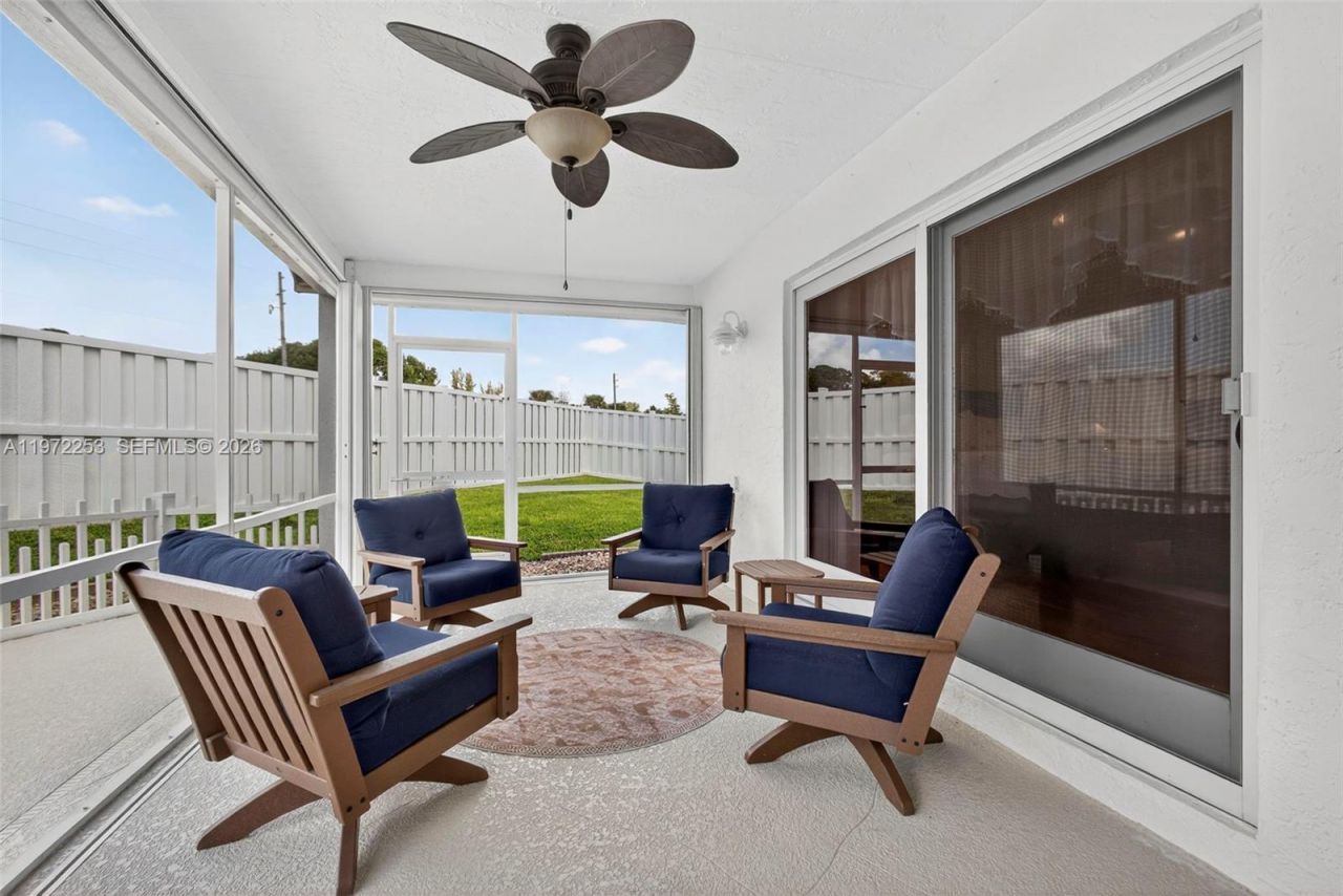 112 Camelot Ct , Royal Palm Beach, FL 33411 Photo