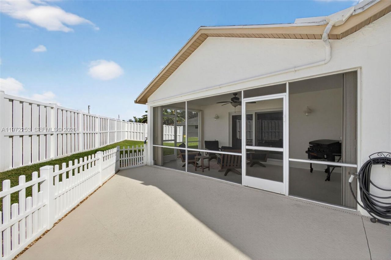 112 Camelot Ct , Royal Palm Beach, FL 33411 Photo