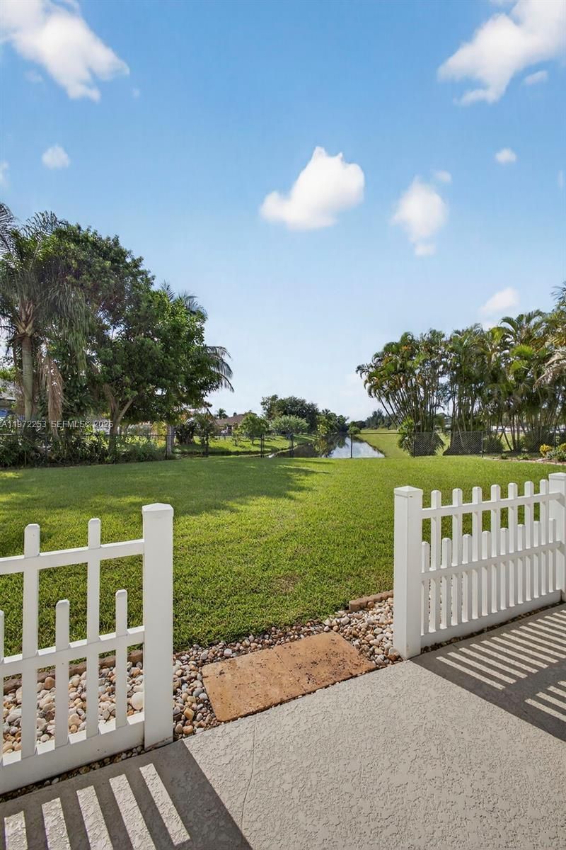 112 Camelot Ct , Royal Palm Beach, FL 33411 Photo