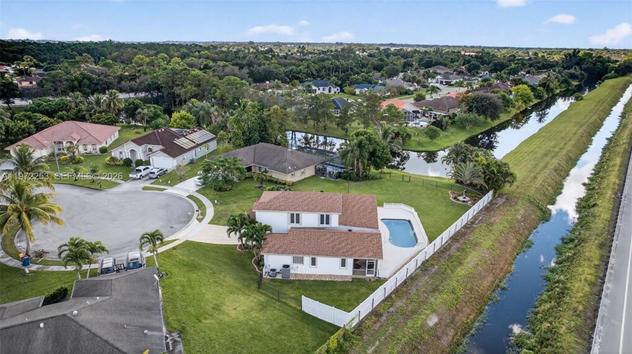 112 Camelot Ct , Royal Palm Beach, FL 33411 Photo