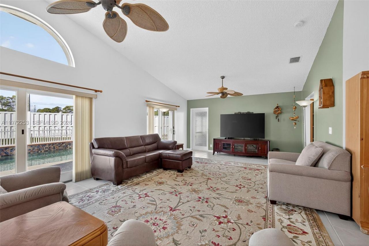 112 Camelot Ct , Royal Palm Beach, FL 33411 Photo