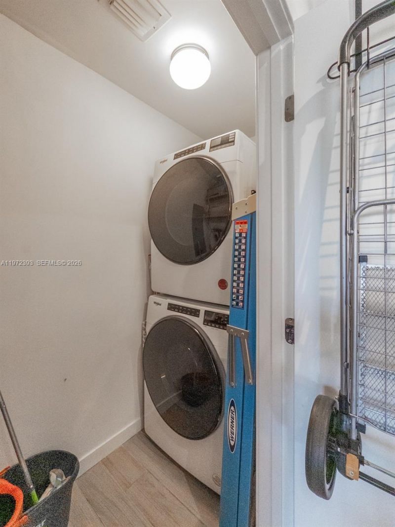 999 SW 1st Ave, Unit 3204, Miami, FL 33130 Photo