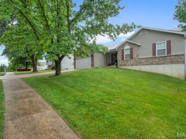 507 Woolf Road , Warrenton, MO 63383