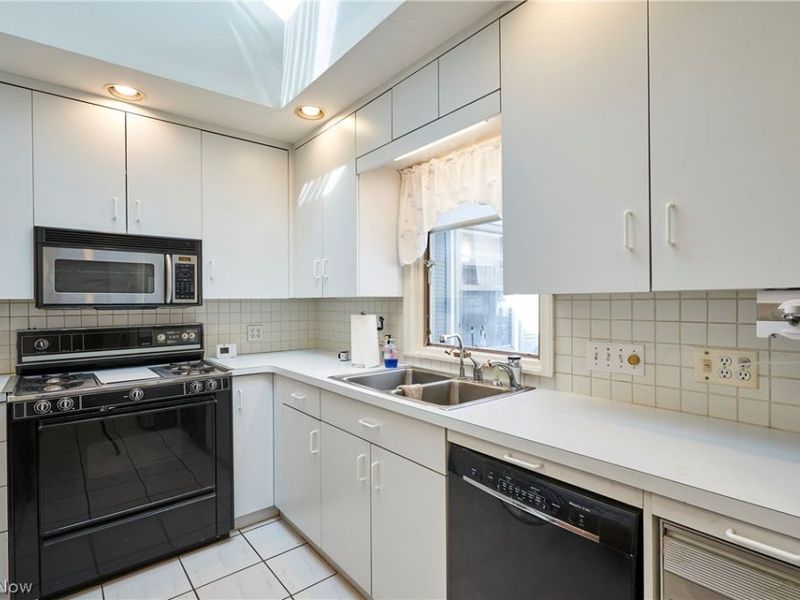 1605 Centerview Drive, Copley, OH 44321 Photo 6