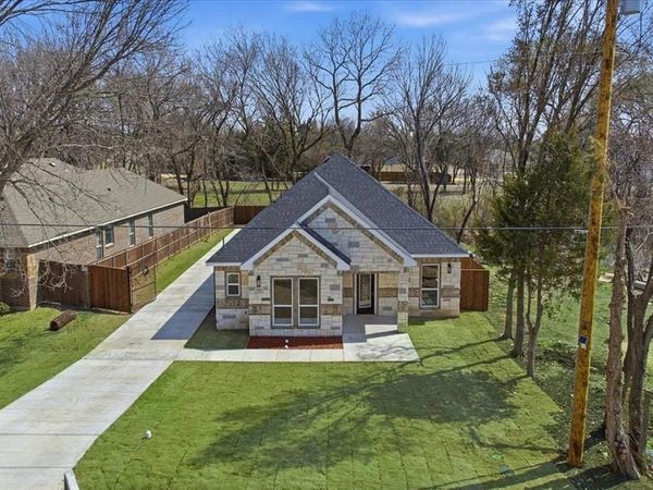 2222 Water Crest Lane, Glenn Heights, TX 75154