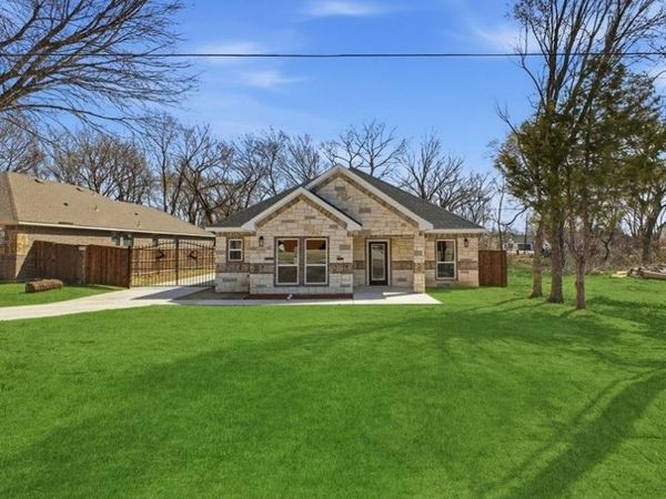 2222 Water Crest Lane, Glenn Heights, TX 75154