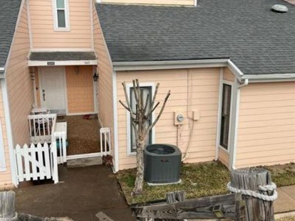 640 Harbor Drive, Azle, TX 76020