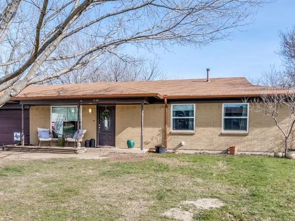 6104 Saramac Drive, Watauga, TX 76148