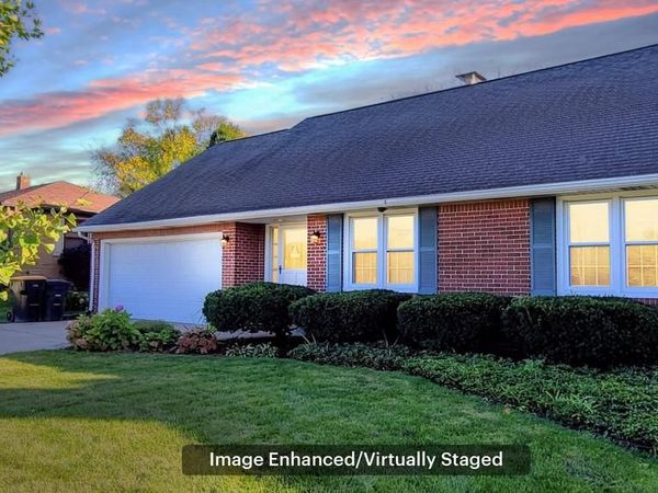 9715 W Wisconsin AVENUE, Wauwatosa, WI 53226