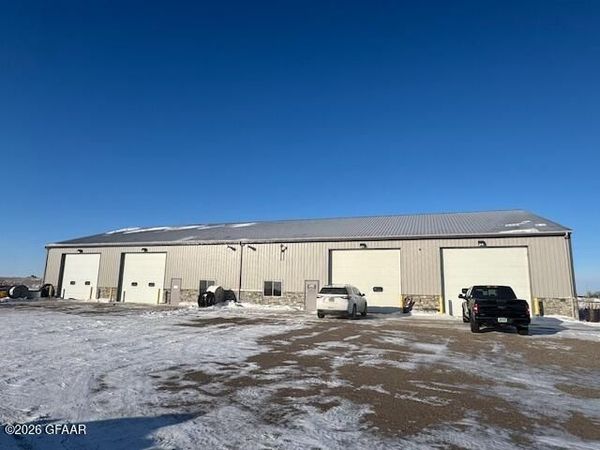 6801 27TH Avenue N, Grand Forks, ND 58203