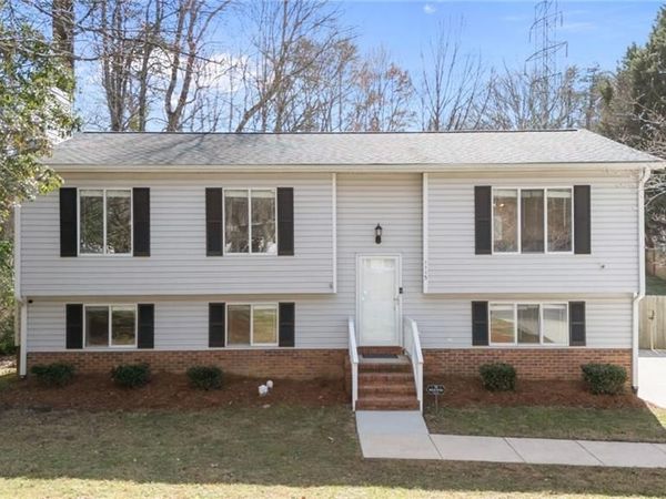 1113 Century Park Avenue, Kernersville, NC 27284