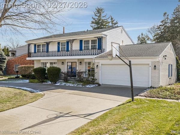 4732 Barcroft Way, Sterling Heights, MI 48310
