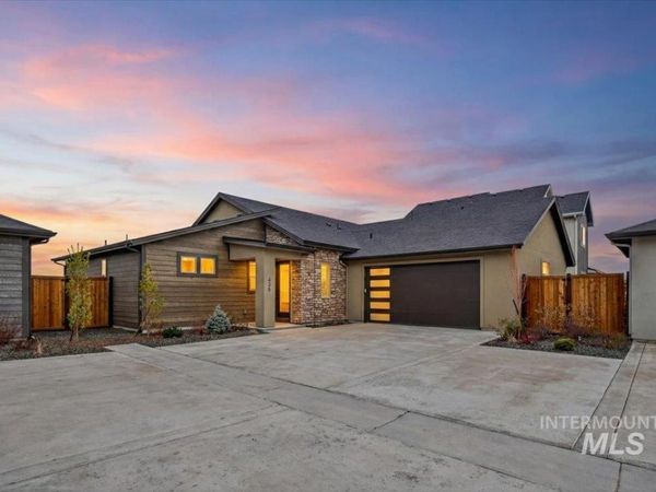 438 S Big Star Ln, Eagle, ID 83616