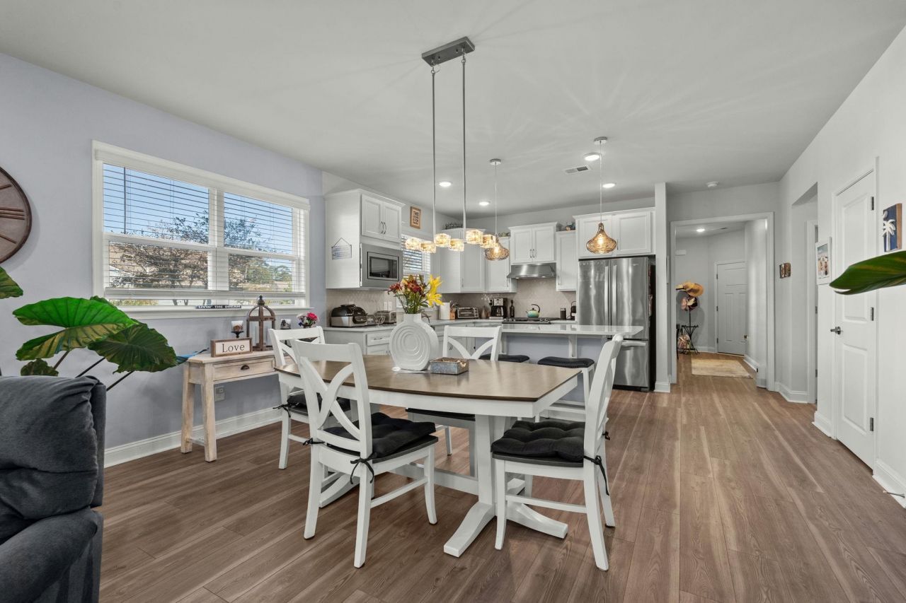 6041 Campanella St. Photo 11