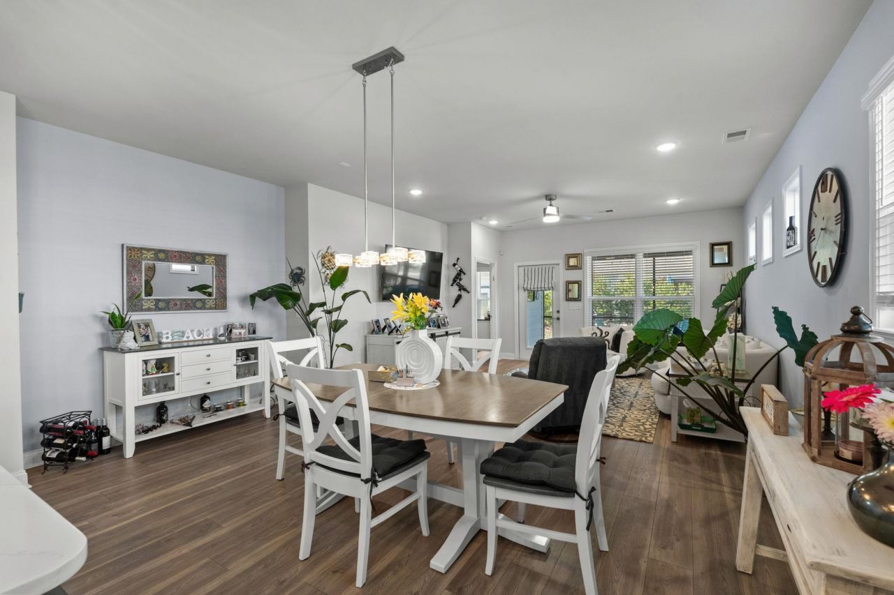 6041 Campanella St. Photo 12