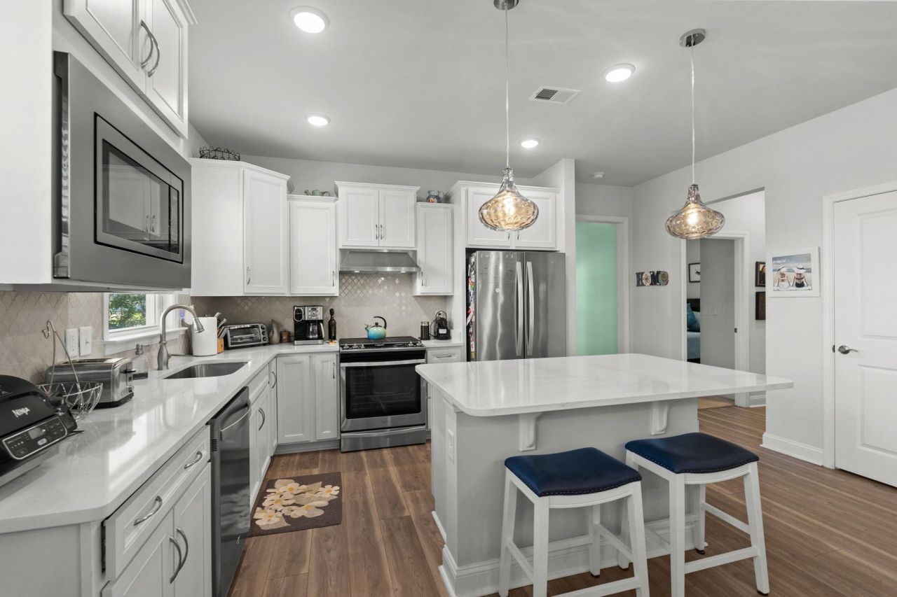 6041 Campanella St. Photo 15