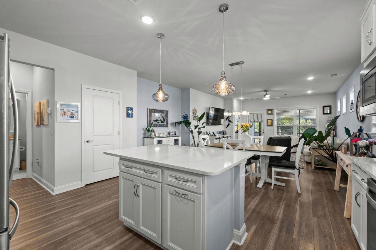 6041 Campanella St. Photo 16