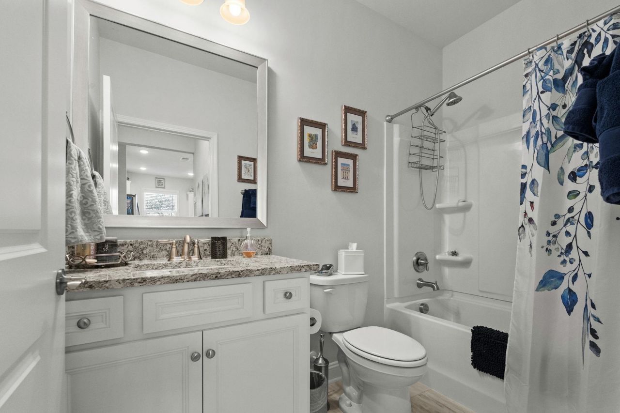 6041 Campanella St. Photo 23