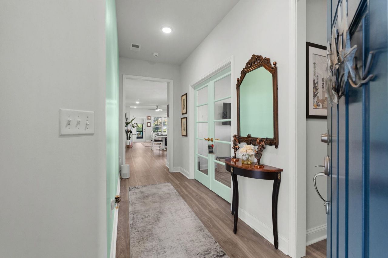 6041 Campanella St. Photo 4