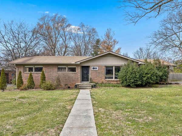 1002 Walton Dr, Murfreesboro, TN 37130