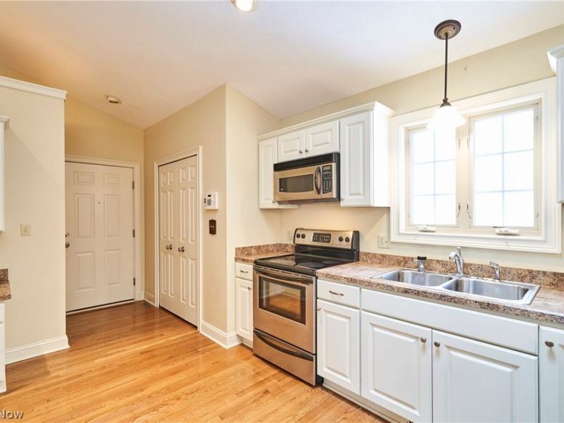 2729 Ariels Way, Akron, OH 44312 Photo 4