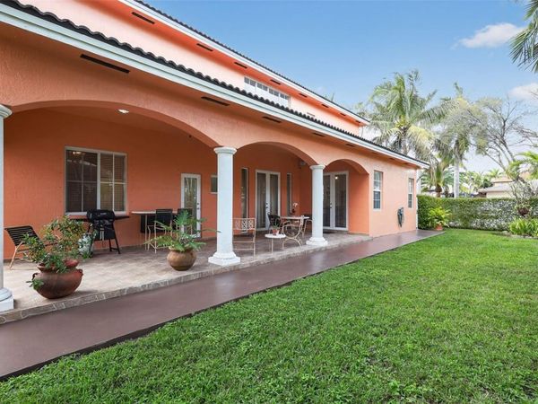 16613 NW 77TH PATH, MIAMI LAKES, FL 33016