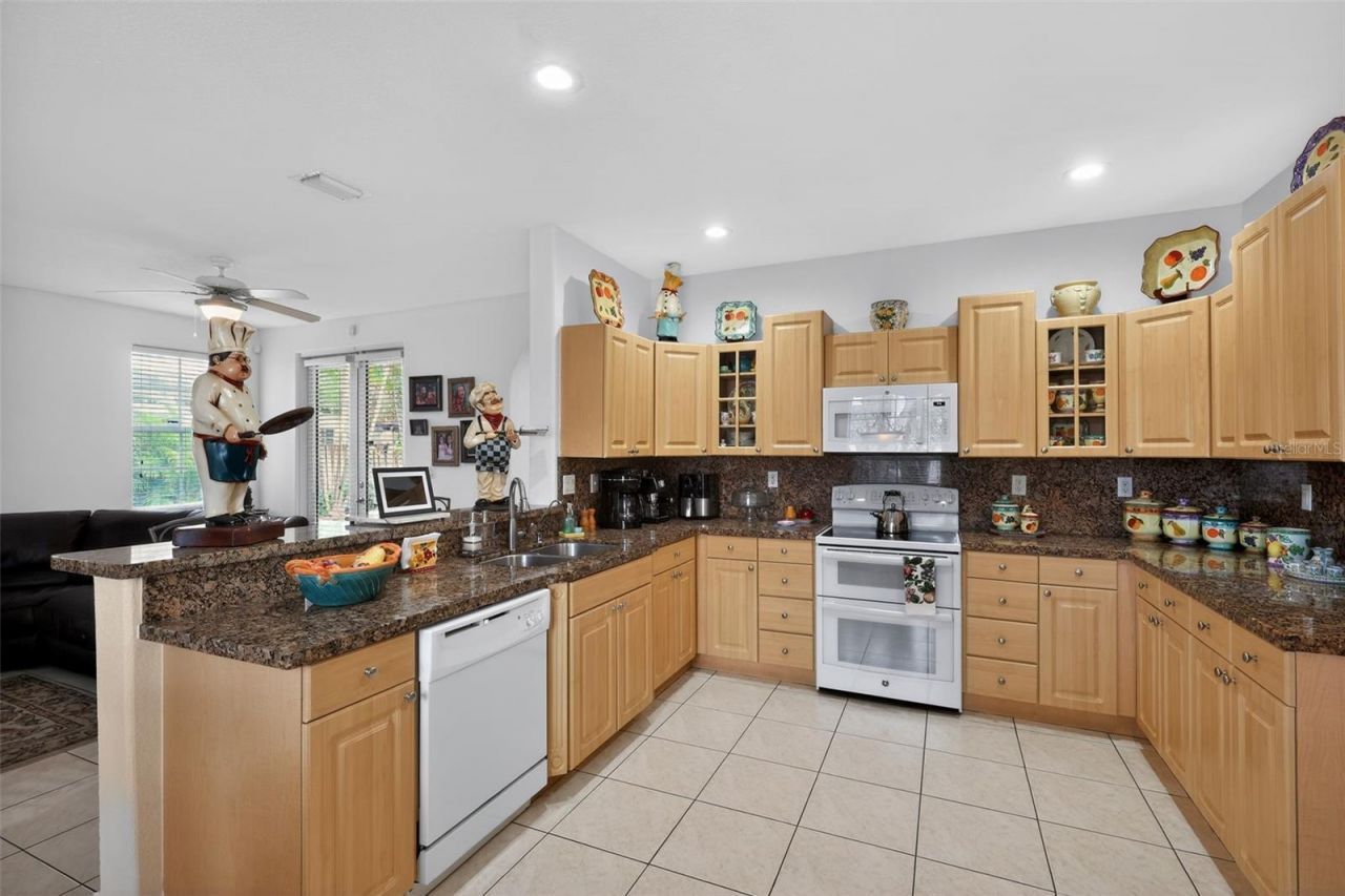 16613 NW 77th Path, Miami Lakes, FL 33016 Photo