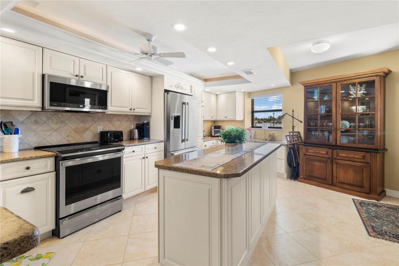 5790 Midnight Pass Road, Unit 208, Sarasota, FL 34242 Photo