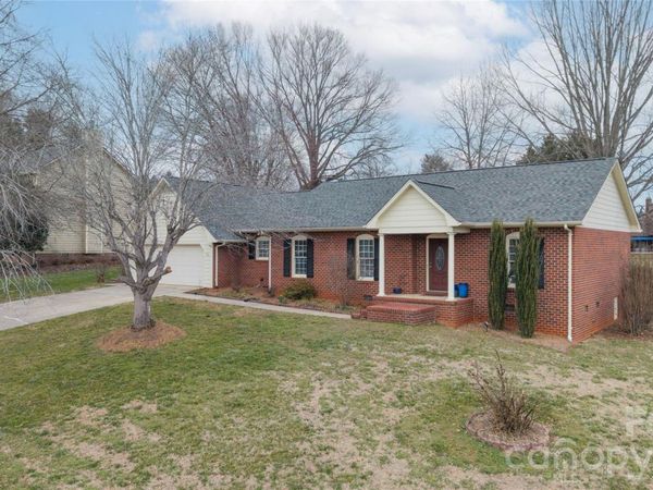 106 Pinebark Court , Morganton, NC 28655