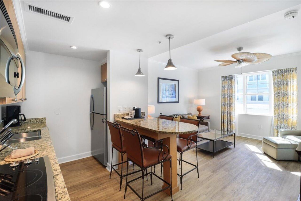 5804 Palmetto Drive Photo 3