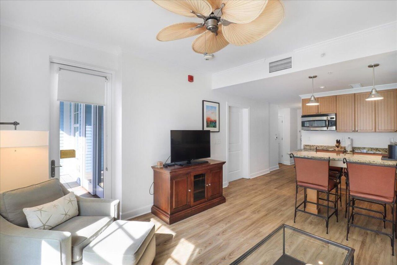 5804 Palmetto Drive Photo 7