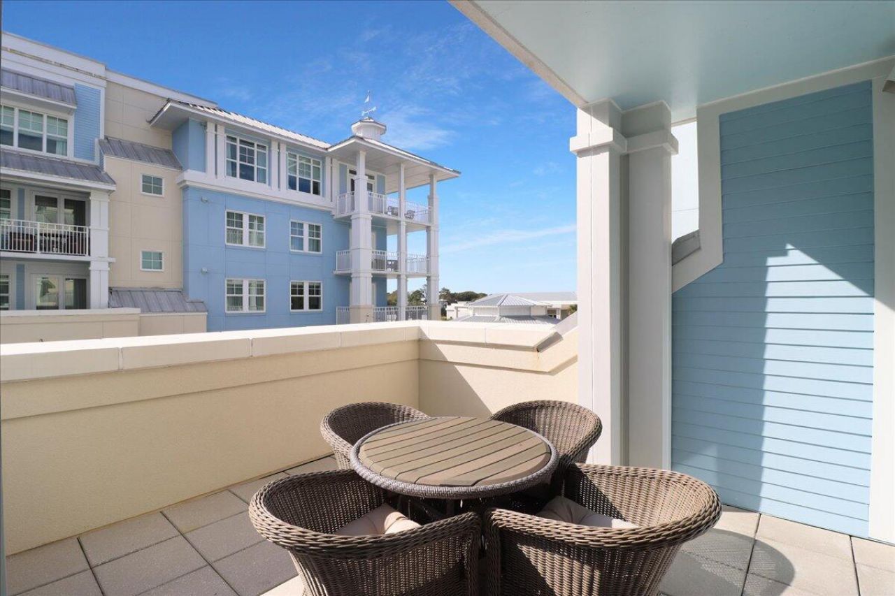 5804 Palmetto Drive Photo 8