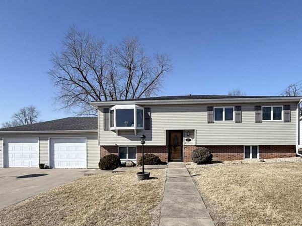 1538 ORIOLE Drive, Galesburg, IL 61401