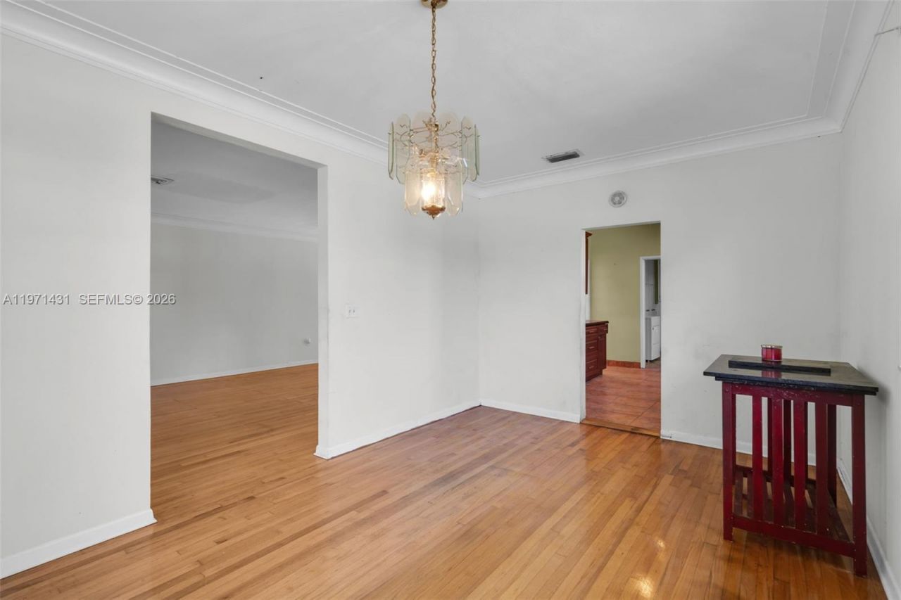 4582 Royal Palm Ave, Miami Beach, FL 33140 Photo