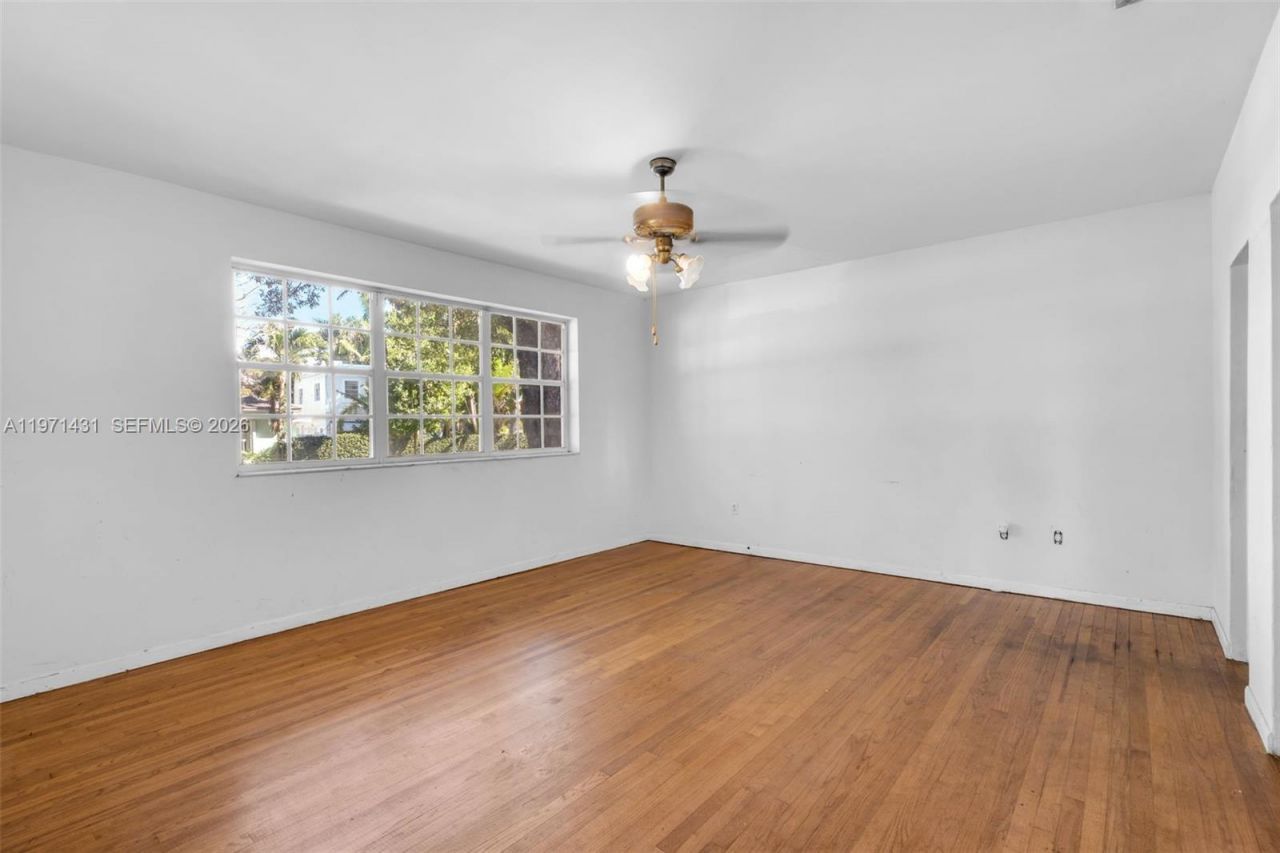 4582 Royal Palm Ave, Miami Beach, FL 33140 Photo